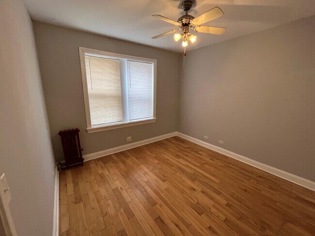 4548 W George St, Unit 2 in Chicago, IL - Building Photo - Building Photo