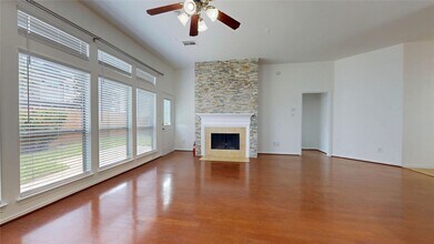 2001 Balsam Lake Ln in Pearland, TX - Building Photo - Building Photo