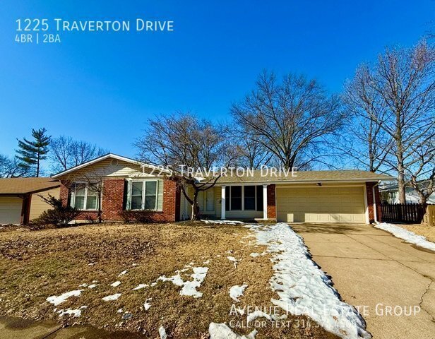 1225 Traverton Dr in Chesterfield, MO - Building Photo