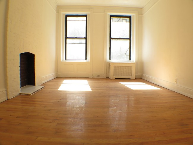 223 E 82nd St in New York, NY - Building Photo - Interior Photo