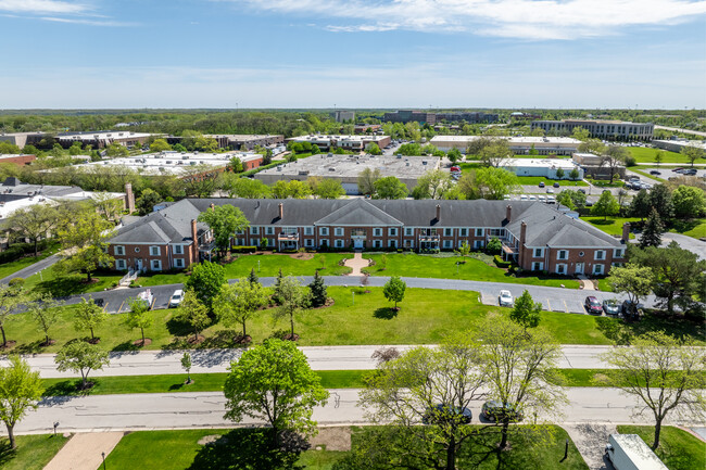 Carriage Way Condominiums in Burr Ridge, IL - Building Photo - Building Photo