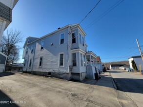 9 Bayard St in Amsterdam, NY - Building Photo - Building Photo