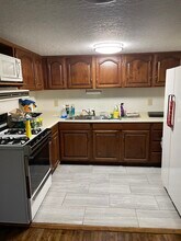 213 Woodland Cir in Bristol, TN - Foto de edificio - Building Photo