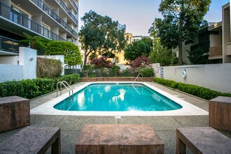 Crystal Tower Apartments in San Francisco, CA - Building Photo - Building Photo