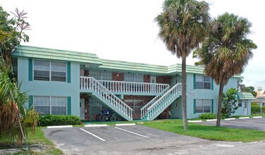 Pirates Cove Apartments in Deerfield Beach, FL - Building Photo - Building Photo