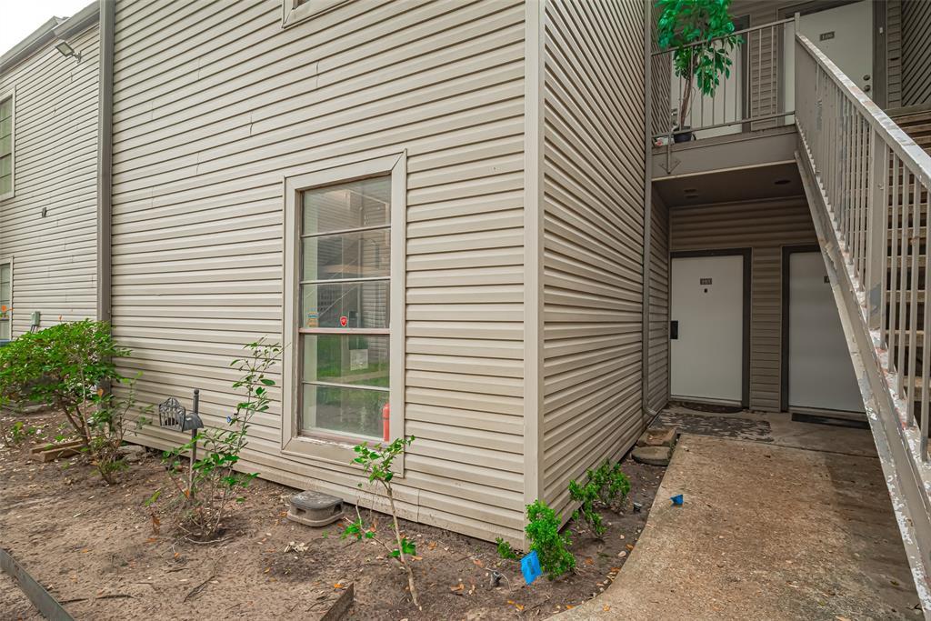 9707 Richmond Ave. in Houston, TX - Foto de edificio