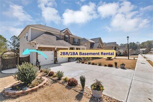 7194 Demeter Dr in Atlanta, GA - Building Photo