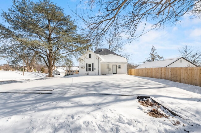 1237 N Spanish St in Cape Girardeau, MO - Building Photo - Building Photo