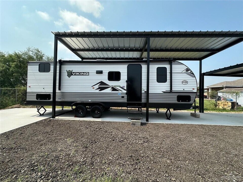 4714 Wynn Dr in Donna, TX - Building Photo