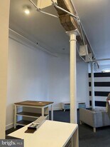 408 Vine St in Philadelphia, PA - Building Photo