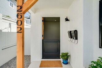 2602 Huntington Ln, Unit A in Redondo Beach, CA - Building Photo - Building Photo