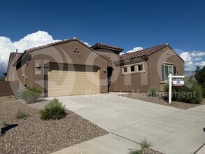 2714 W Plateau Rdg Dr in Tucson, AZ - Building Photo - Building Photo
