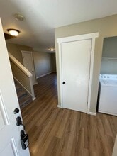 479 Broad St S in Monmouth, OR - Foto de edificio - Building Photo