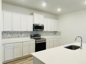 874 Windhill Dr in Cantonment, FL - Building Photo - Building Photo