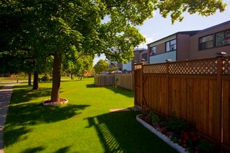 West Park Village Townhomes in Toronto, ON - Building Photo - Building Photo