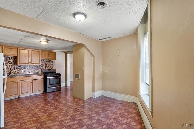 319 N Salina St in Syracuse, NY - Building Photo - Building Photo