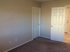 2285 NW McGarey Dr in McMinnville, OR - Building Photo - Building Photo