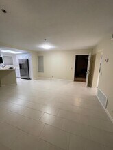 2700 Lawrence Crossley Rd in Palm Springs, CA - Foto de edificio - Building Photo