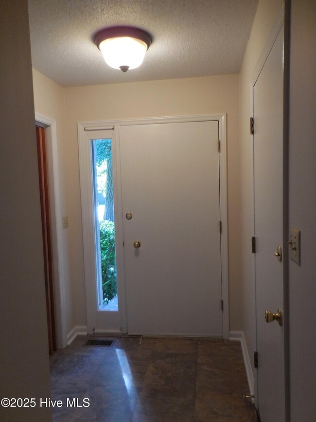 1003 Stillwood Cir in Jacksonville, NC - Building Photo - Building Photo