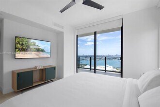 159 NE 6th St, Unit 2916 in Miami, FL - Building Photo - Building Photo