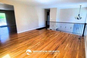 6756 S 2445 E in Cottonwood Heights, UT - Building Photo - Building Photo