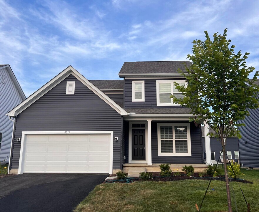 6213 Boone Dr in Powell, OH - Building Photo