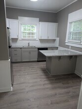 360 N Main St in Mount Holly, NC - Building Photo - Building Photo
