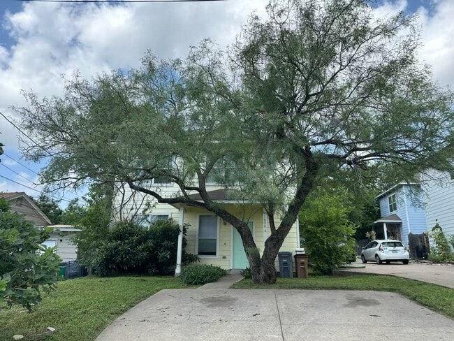 1806 Perez St in Austin, TX - Building Photo - Building Photo