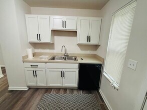 606 E 103rd St in Cleveland, OH - Building Photo - Building Photo