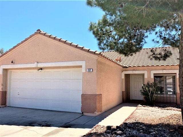 117 Windy Creek Ave in Las Vegas, NV - Building Photo