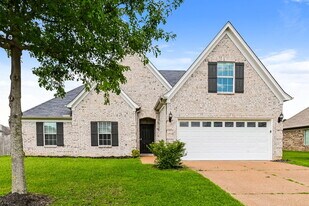 9069 Gavin Dr in Olive Branch, MS - Building Photo