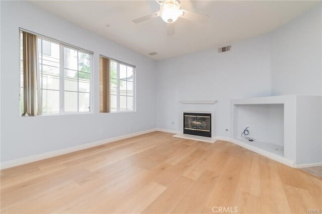 807 Yorkshire in Irvine, CA - Building Photo - Building Photo