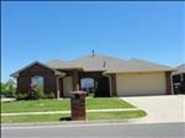 property at 1805 Creekside Dr