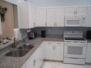 8199 Springlake Dr in Boca Raton, FL - Building Photo - Building Photo