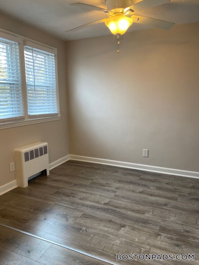 107 Shawomet Ave in Somerset, MA - Building Photo - Building Photo