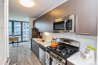 637 N Wells St in Chicago, IL - Building Photo - Building Photo