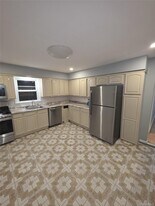 915-911 11th St in West Babylon, NY - Building Photo