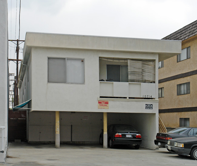 10714 Woodbine St in Los Angeles, CA - Foto de edificio - Building Photo