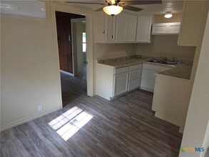 602 E Whitson St in Moody, TX - Building Photo - Building Photo