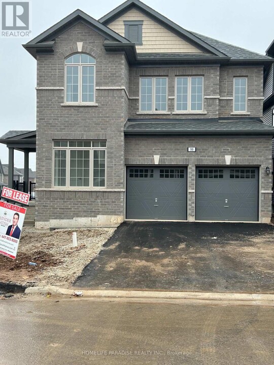 99 HENSHAW Dr in Erin, ON - Building Photo