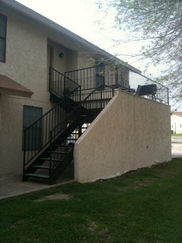 Ceniza Terrace in Del Rio, TX - Building Photo