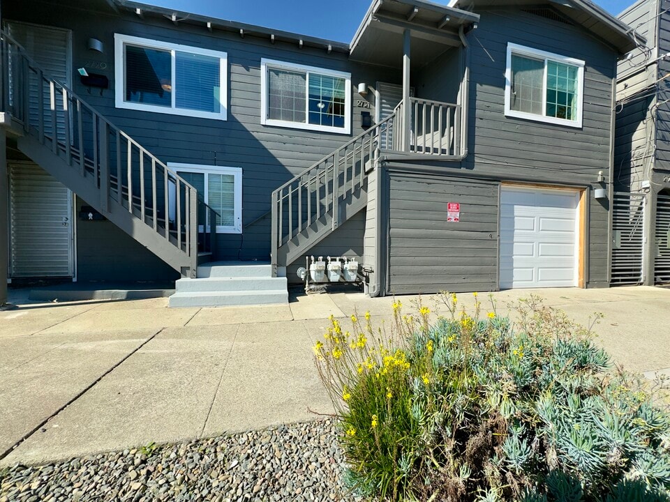 2731 Chestnut St in Oakland, CA - Foto de edificio