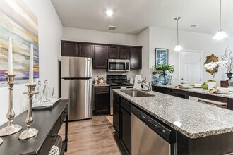 Cedar Grove in Savannah, GA - Foto de edificio - Building Photo