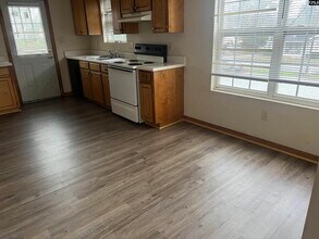 122 Hazelwood Ct in Greenwood, SC - Building Photo - Building Photo