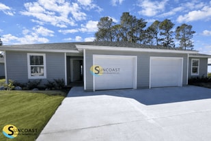 25 Lloshire Path, Unit A in Palm Coast, FL - Building Photo