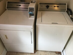 2413 DuPont Ave S, Unit 3 in Minneapolis, MN - Building Photo - Building Photo