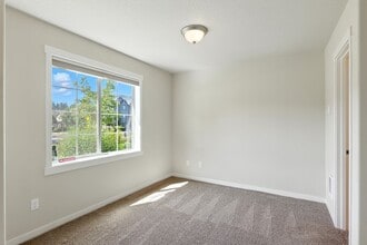28524 SW Villebois Dr N in Wilsonville, OR - Building Photo - Building Photo