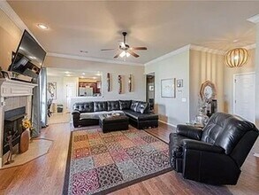 1652 N Oakhaven Pl in Fayetteville, AR - Building Photo - Building Photo