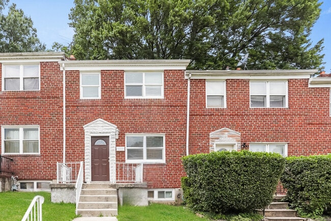 property at 946 Masefield Rd