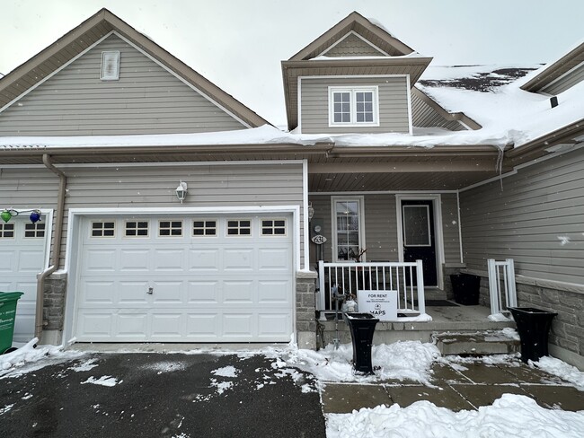 631 Tully Cres